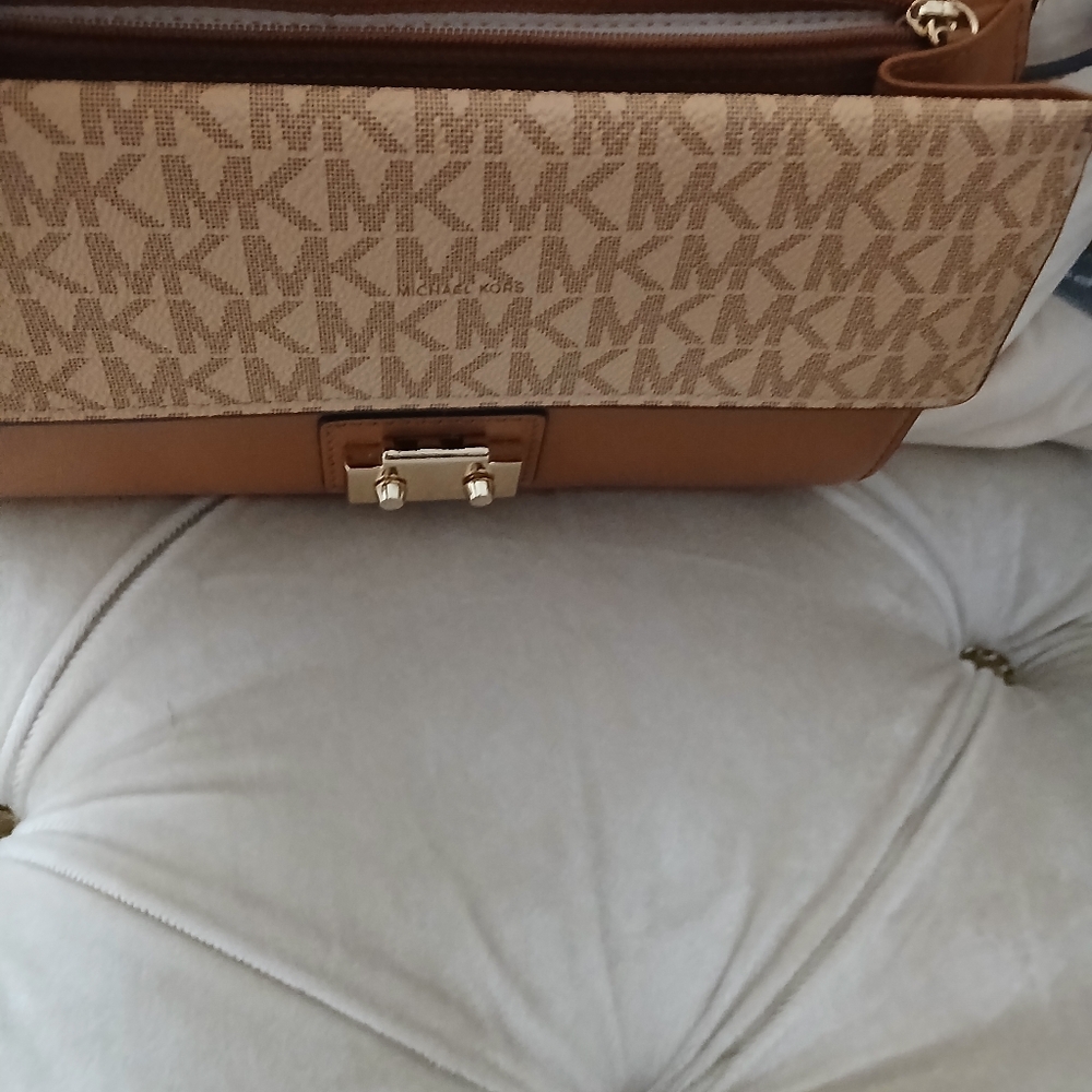 Crossbows Wristlet